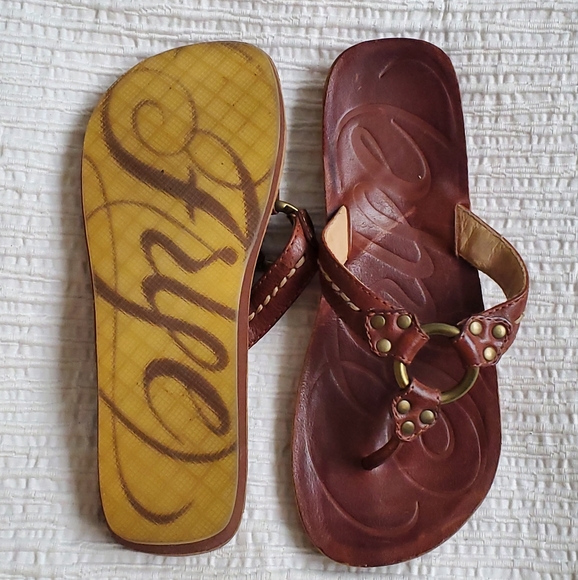 FRYE Brown Leather Brass Ring Sandals Size